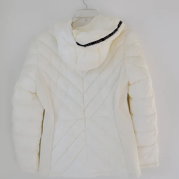 DKNY Puffy Jacket Size XL - Picture 4 of 8